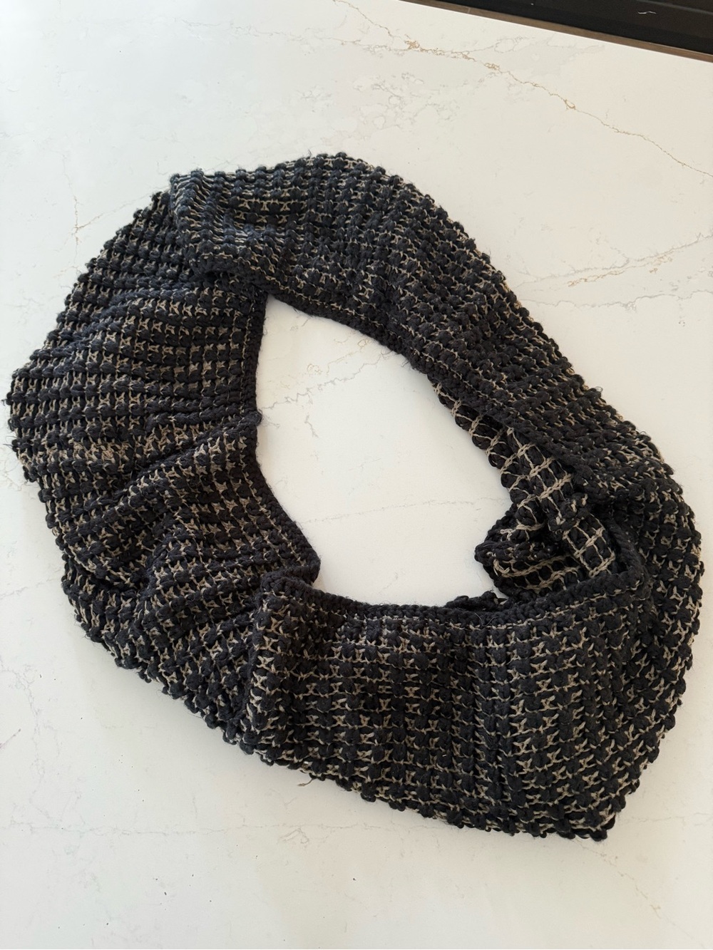 Chunky Knit Infinity Scarf Black Gray Marled Loop Scarf Winter Cozy - Picture 2 of 4